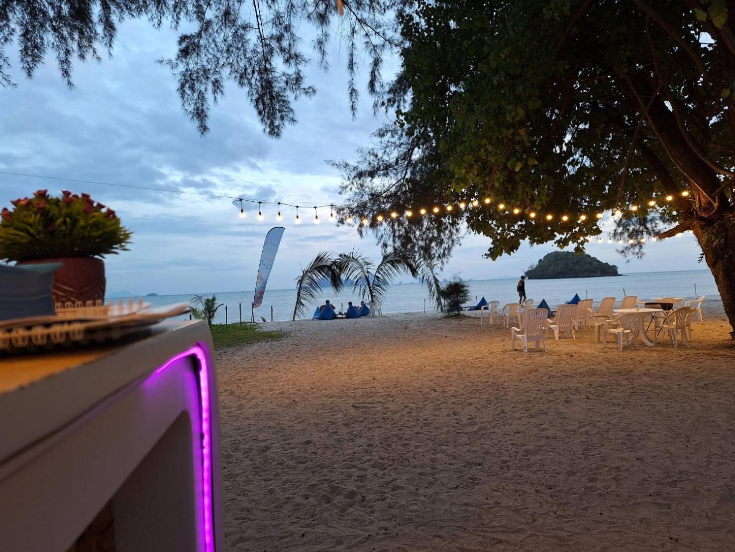 Pan Beachfront Resort Krabi Клонг Муанг Бийч Екстериор снимка