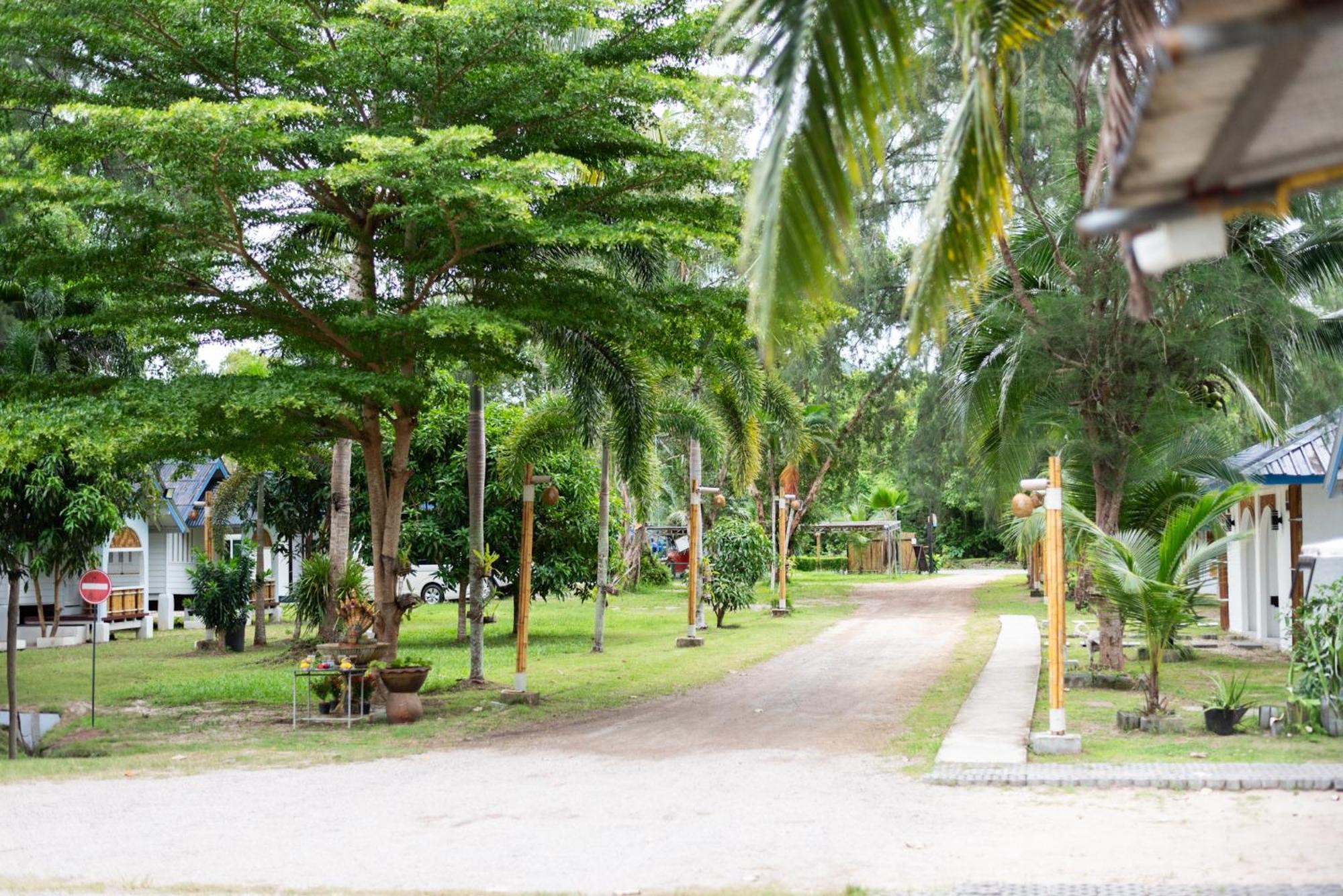 Pan Beachfront Resort Krabi Клонг Муанг Бийч Екстериор снимка